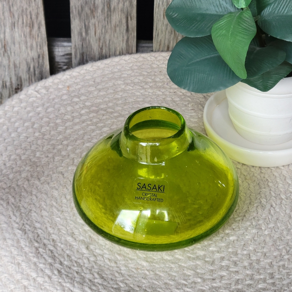 SASAKI crystal green handcrafted bud vase - Picture 2 of 7
